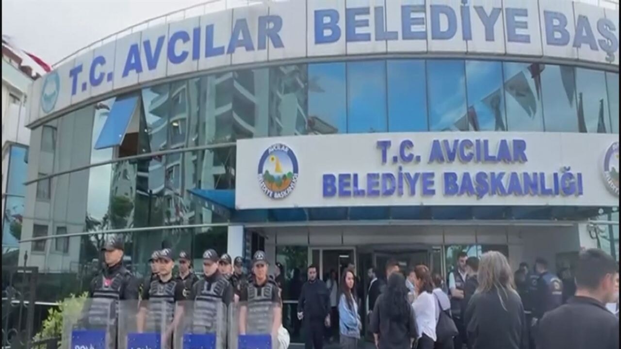 Avcılar Belediyesi'nde arama yapıldı