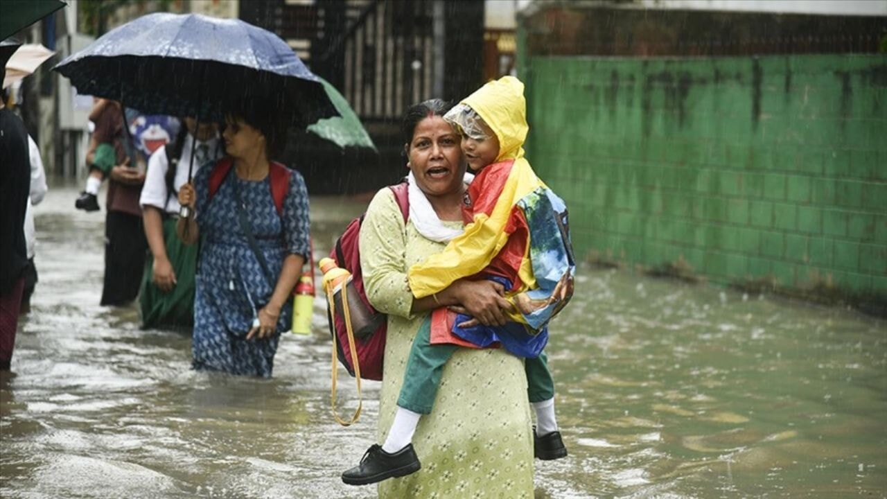 Hindistan'da sel felaketi: En az 22 ölü