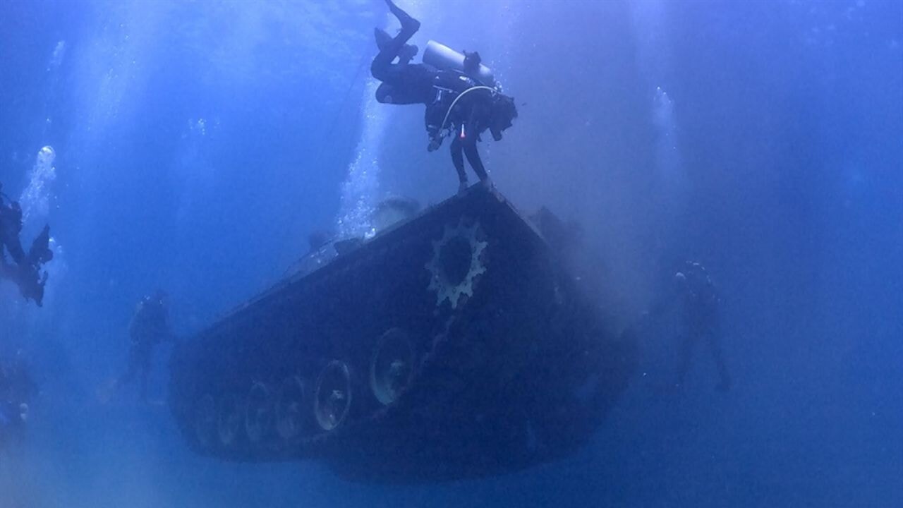 Saros Körfezi'ne batırılan tank, su altında görüntülendi