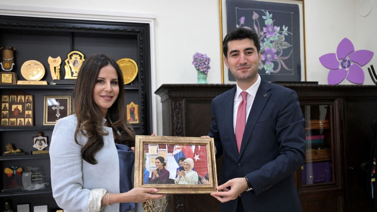 Sırbistan Cumhurbaşkanının eşi, Türkiye Maarif Vakfı Temsilcisini kabul etti