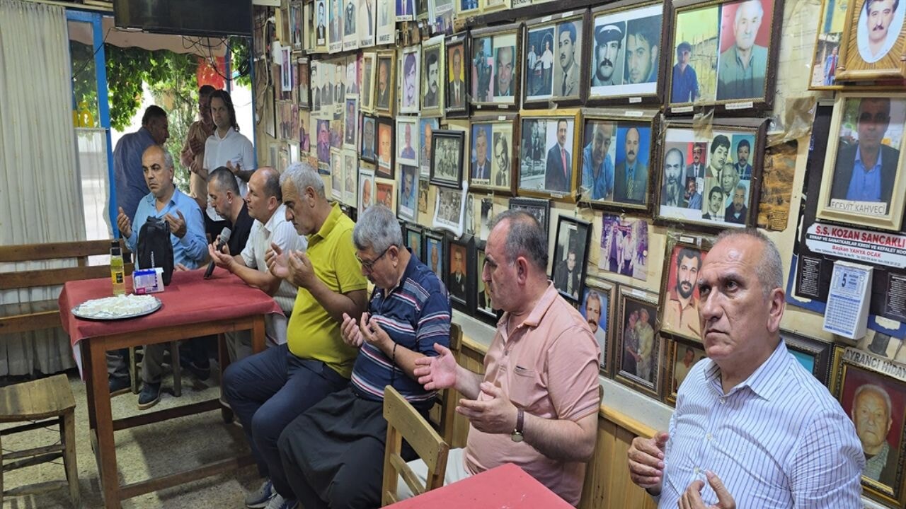 'Ölüler Kahvesi'nde bayram