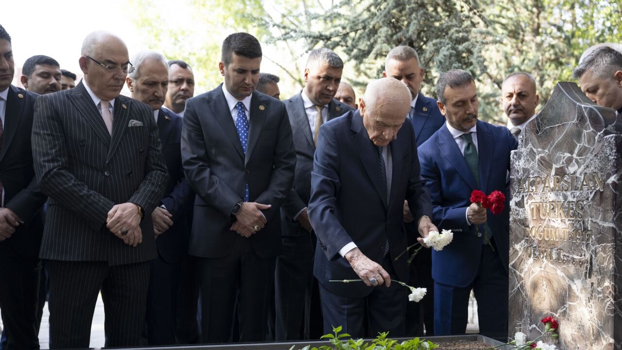 Kurban Bayramı'nda Bahçeli'den Türkeş'e vefa ziyareti