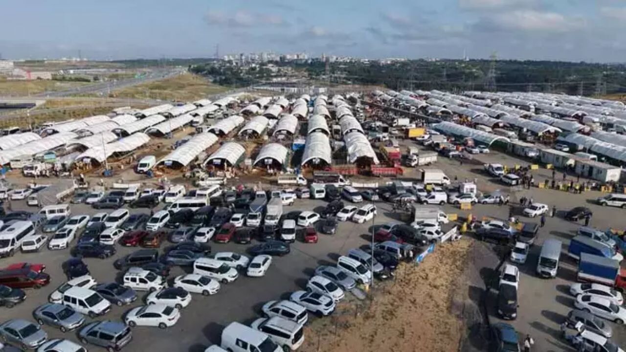 Bayramın ilk günü İstanbul'da kesim alanlarında yoğun trafik