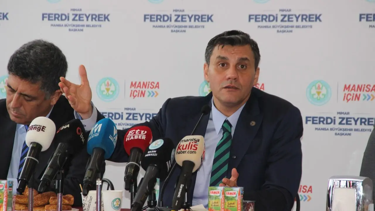 Manisa Büyükşehir Belediye Başkanı Ferdi Zeyrek'i elektrik çarptı