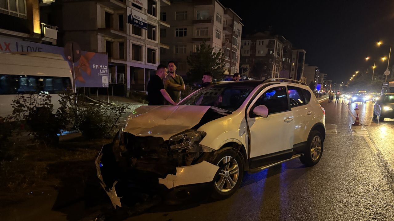 Samsun Atakum'da feci trafik kazası: Araçlar savruldu