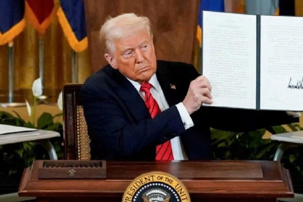 ABD kapıları kapattı...  Trump'ın seyahat yasağı yürürlükte!