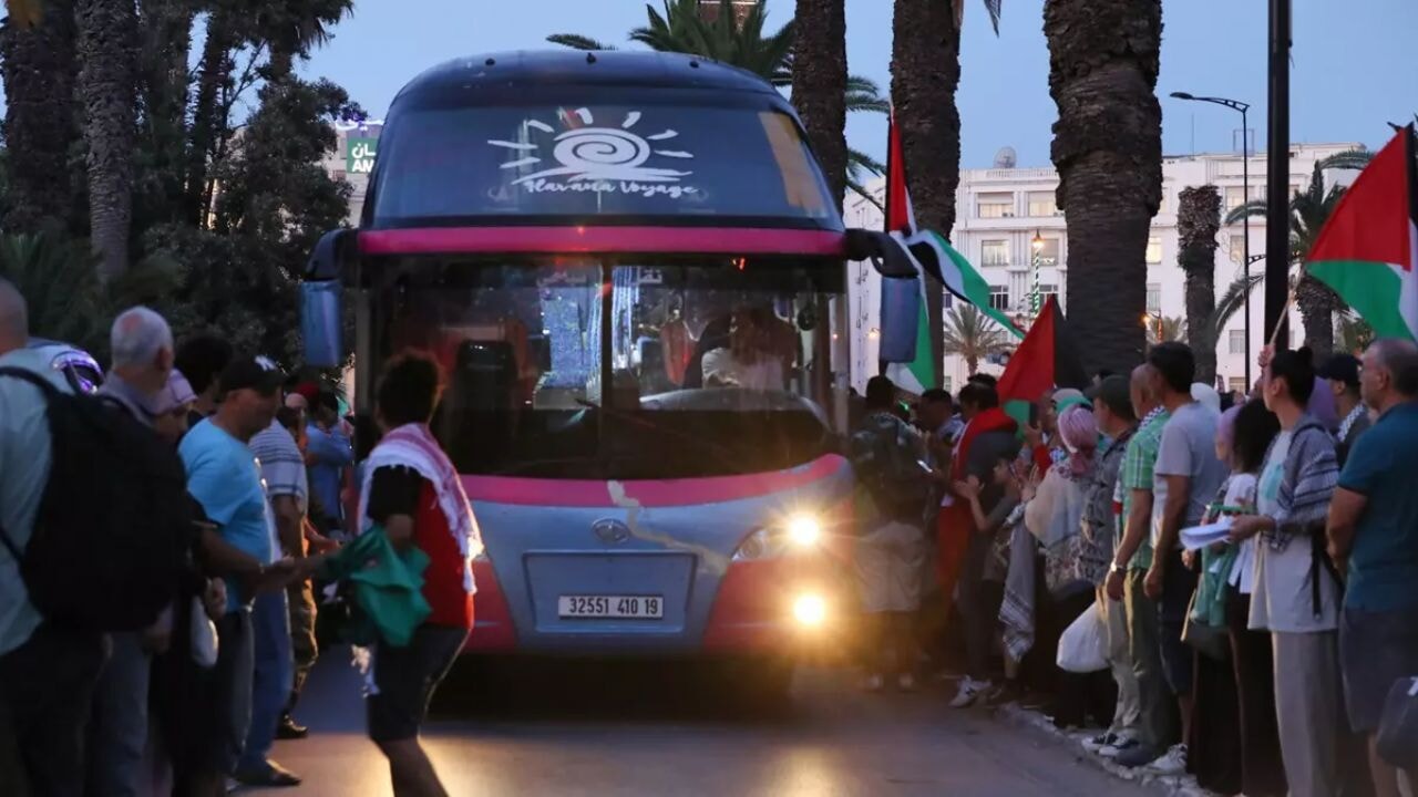 Gazze'ye abluka kırma konvoyu yola çıktı: 12 otobüs ve 100 araçla Gazze'ye yürüyüş