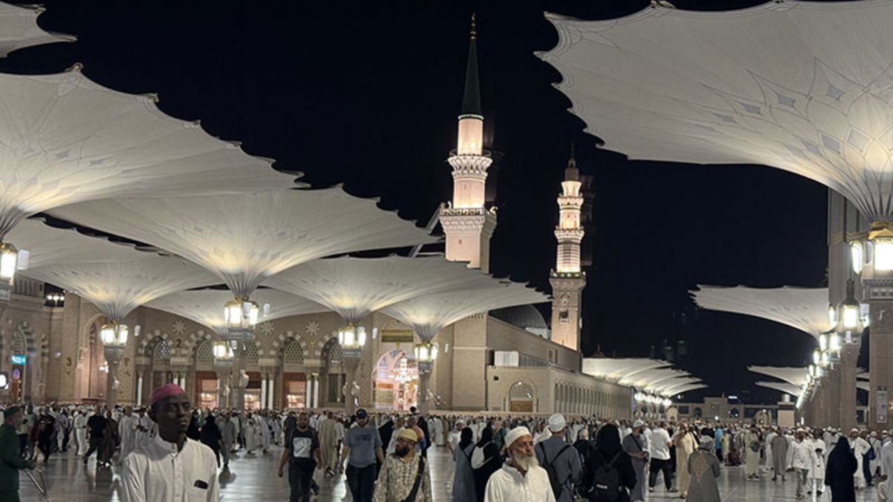 Hacılar, Hazreti Muhammed'in nuruyla aydınlanmış şehir Medine'de