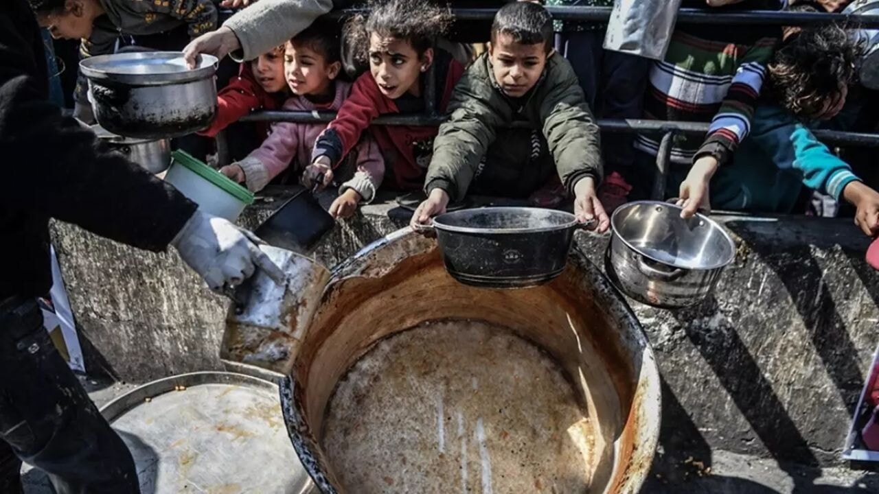 İsveç, Gazze'ye yardımları ikiye katladı, İsrail'i savaş suçu ile suçladı