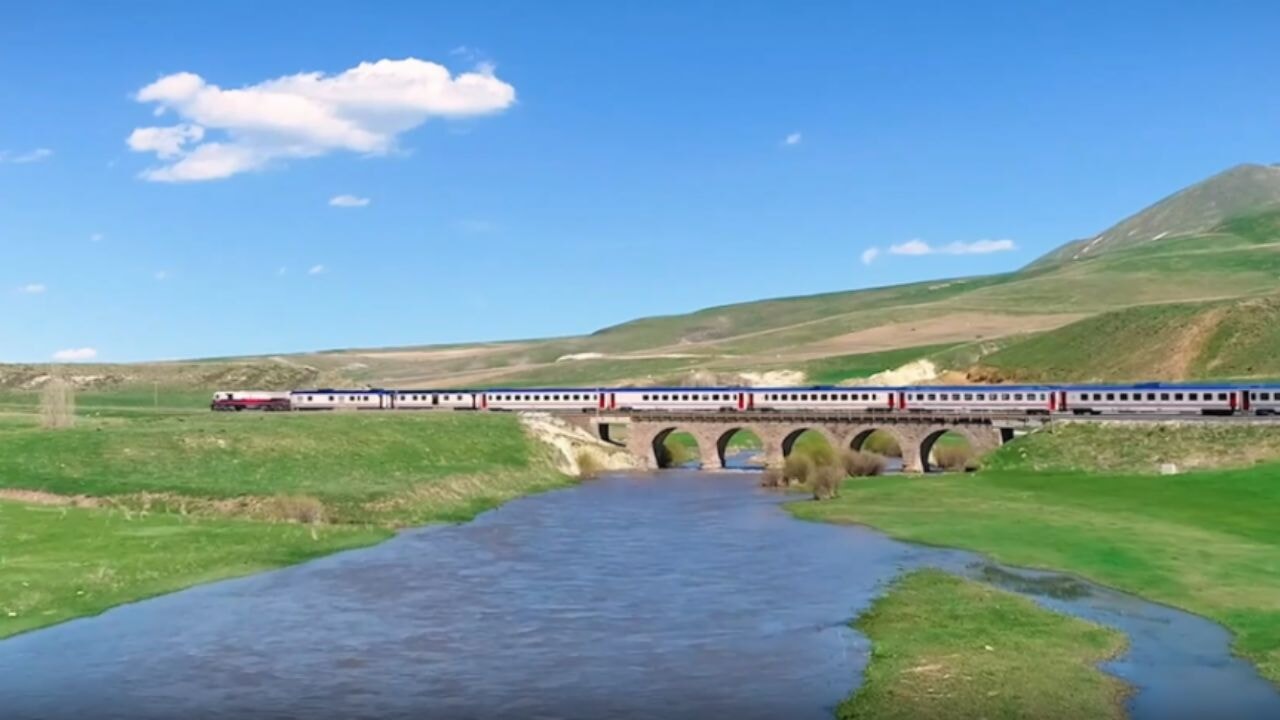 Turistik Karaelmas Ekspresi, yarın ilk seferine çıkacak