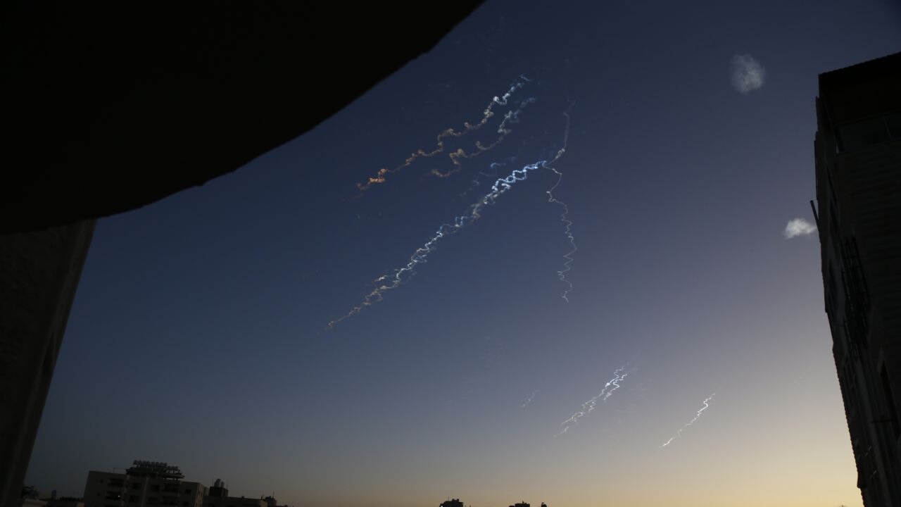 İran'dan İsrail'e füze saldırısı: Tel Aviv'de ölü ve yaralılar var