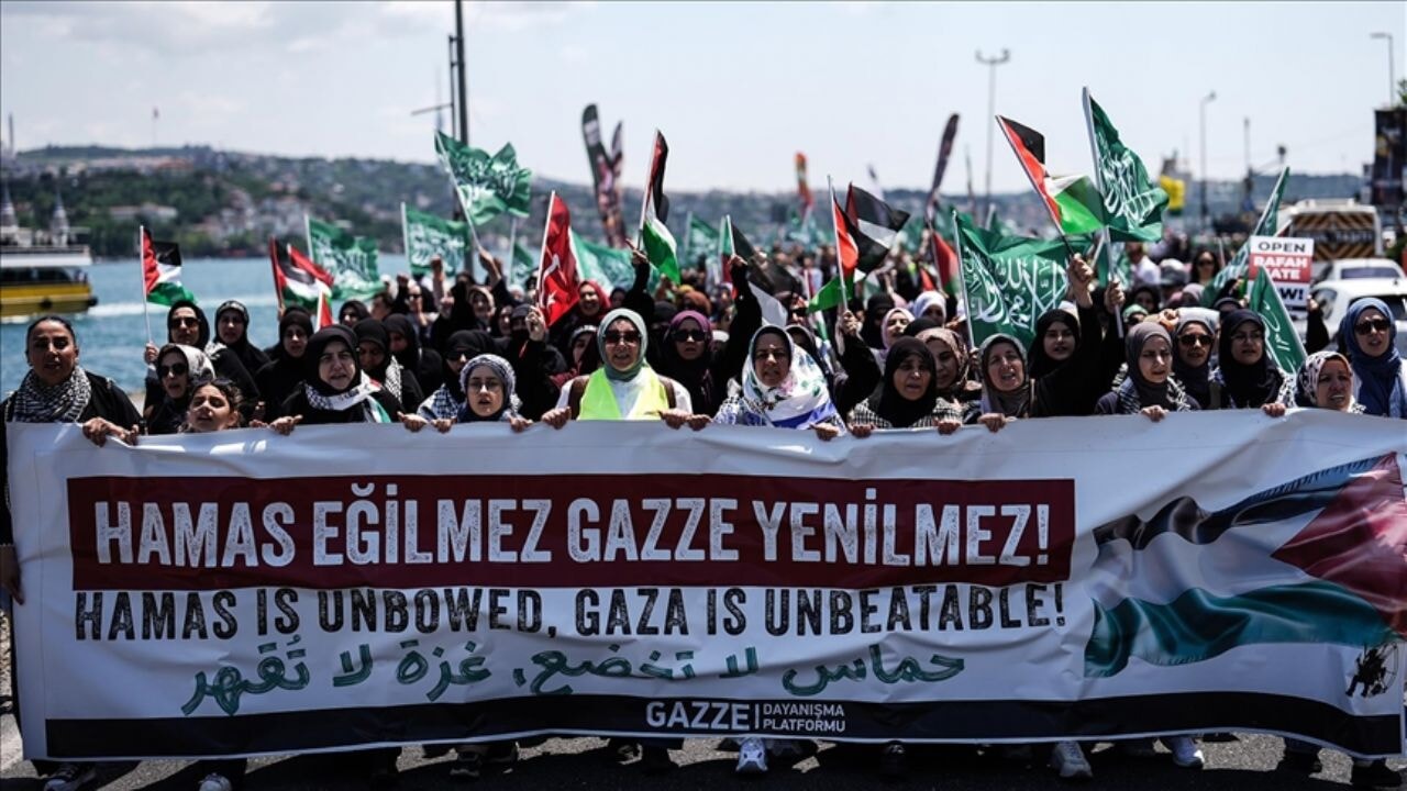 İstanbul'da Gazze için binler yürüdü: Refah Kapısı açılsın