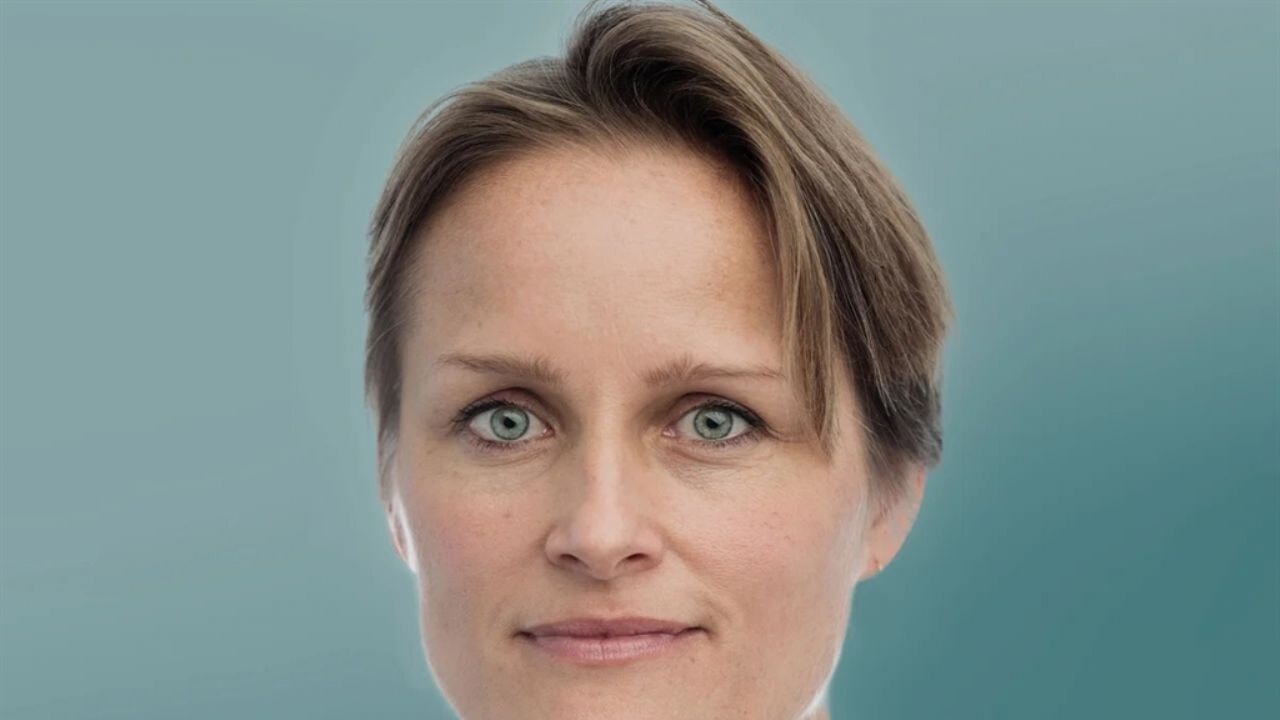 İngiltere'de ilk: İstihbaratın başına bir kadın getirildi