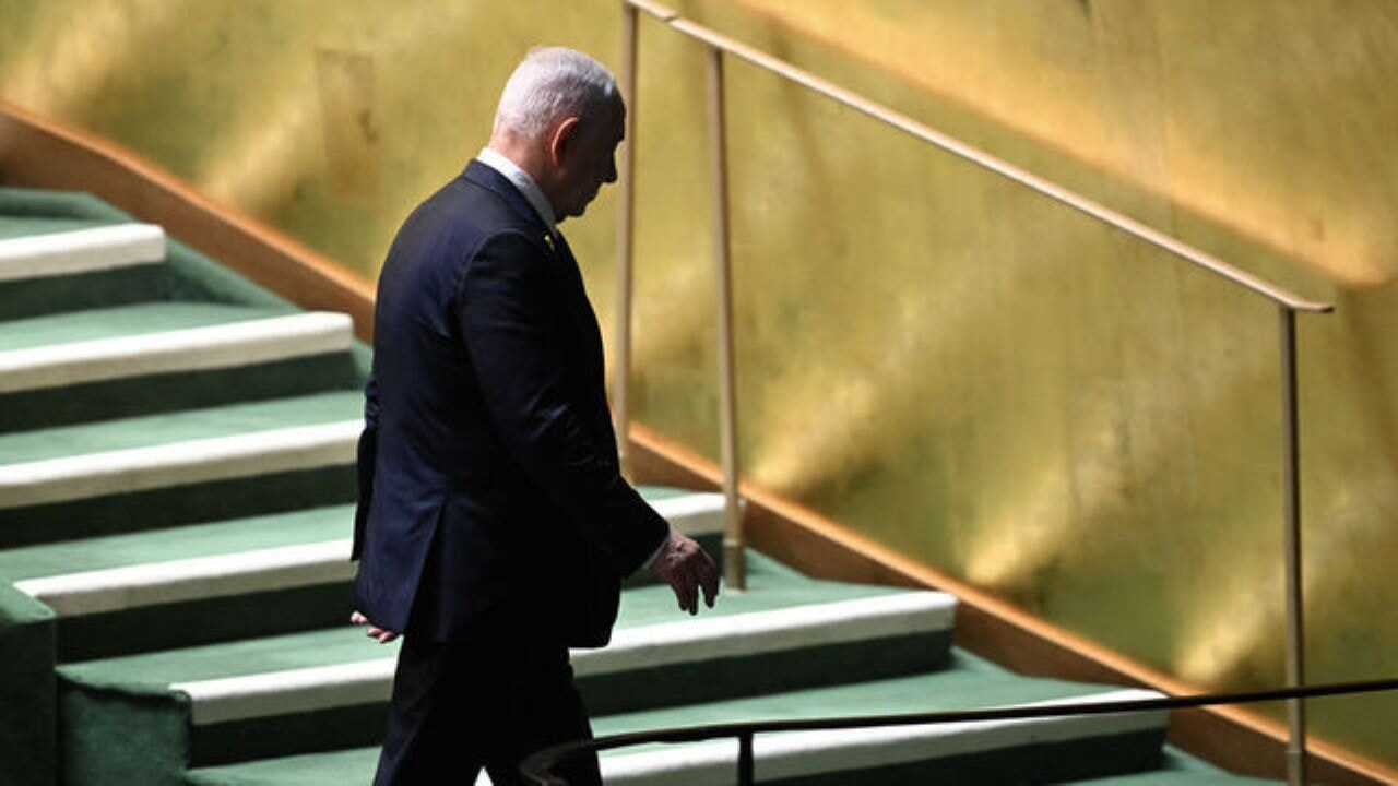 Netanyahu'dan sert uyarı: İran'da kimsenin dokunulmazlığı yok