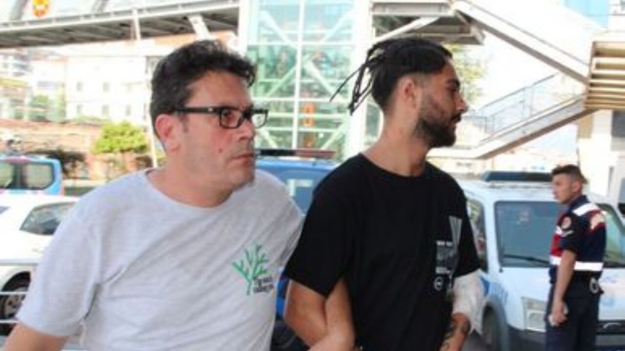 Antalya'da kan donduran cinayet: Kırık cam şişesiyle öldürme