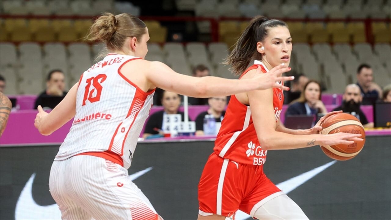 A Milli Kadın Basketbol Takımı'ndan İsviçre karşısında kritik galibiyet