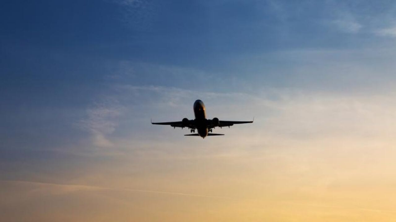 İngiltere, hava sahası açıldığında vatandaşları için Tel Aviv'den charter uçuşlar düzenleyecek