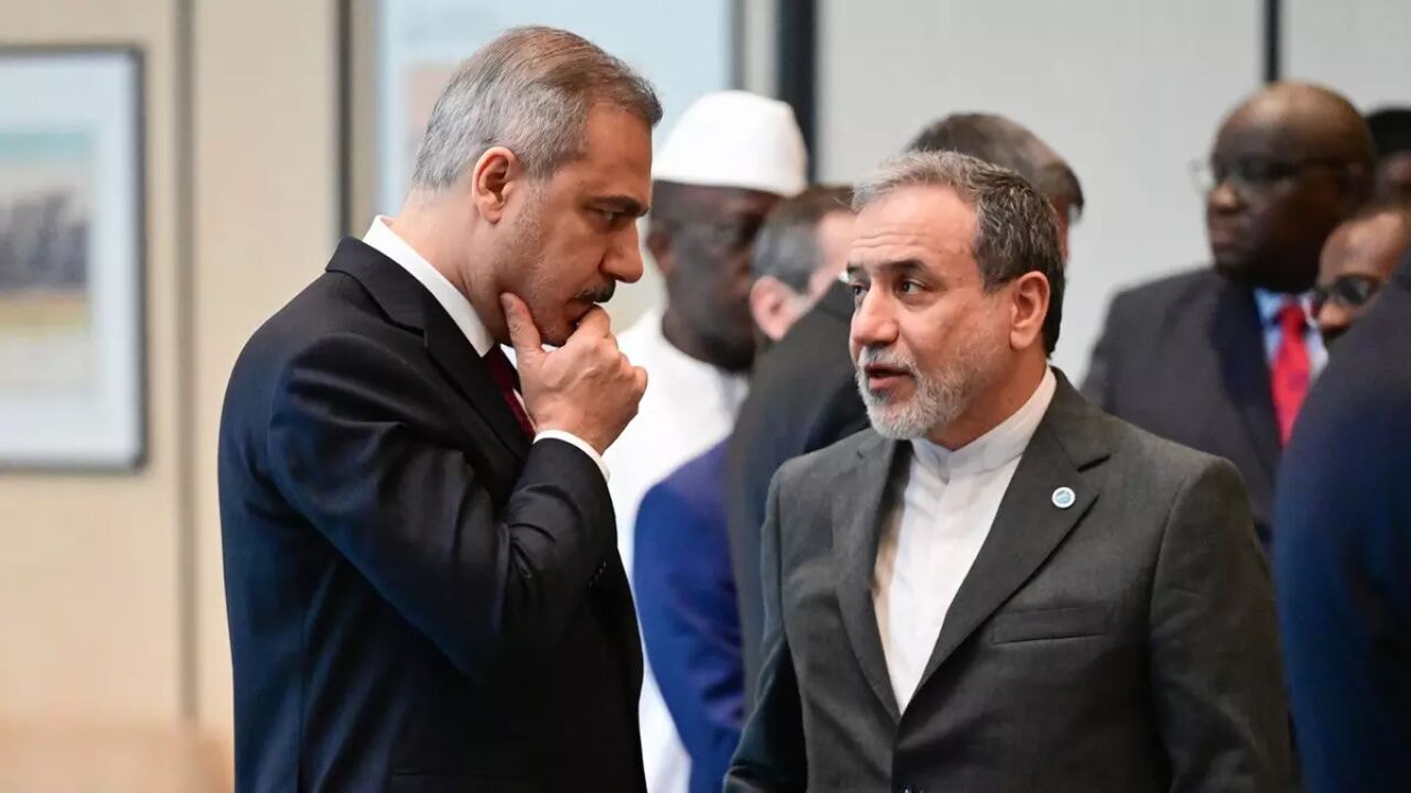 Dünyanın gözü Türkiye'de: Arakçi İstanbul'a geldi