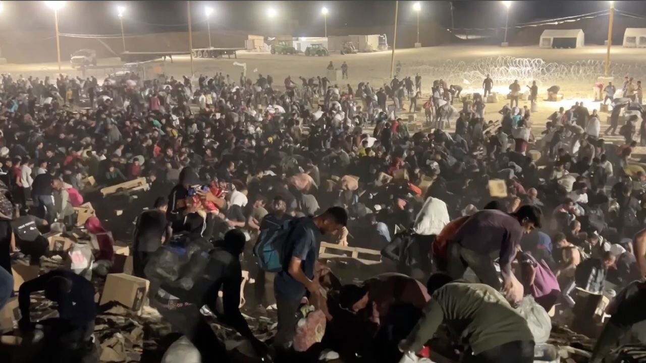 Dünya seyrediyor: Gazze'nin kahreden geceleri...