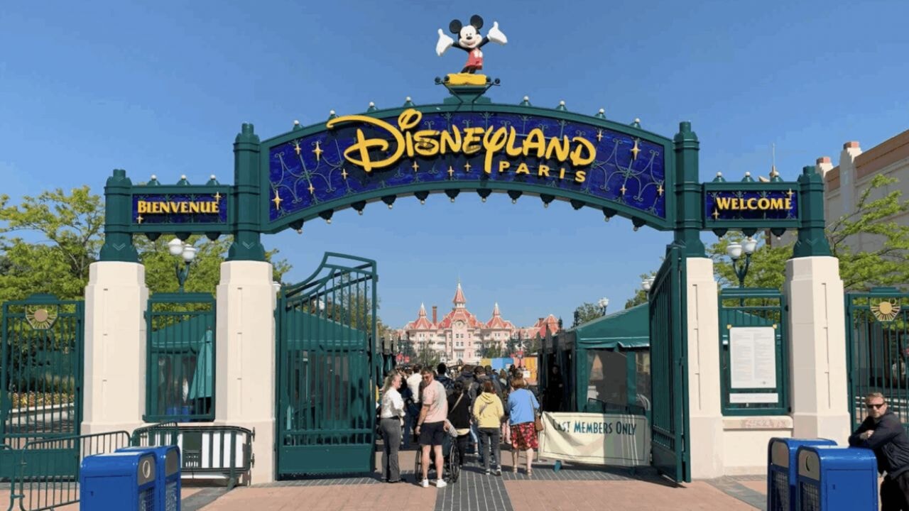 Disneyland Paris'te skandal düğün