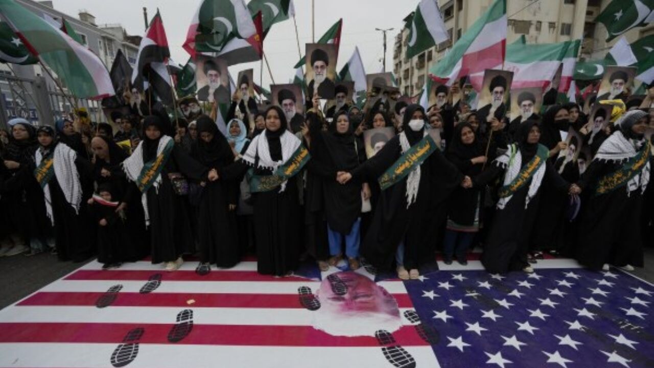 Pakistan 24 saat içinde çark etti: 'Trump'ı kınıyoruz'