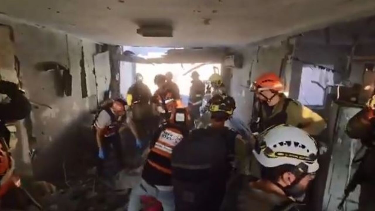 İran'dan ateşkes öncesi Beerşeba'ya füze saldırısı: En az 4 ölü