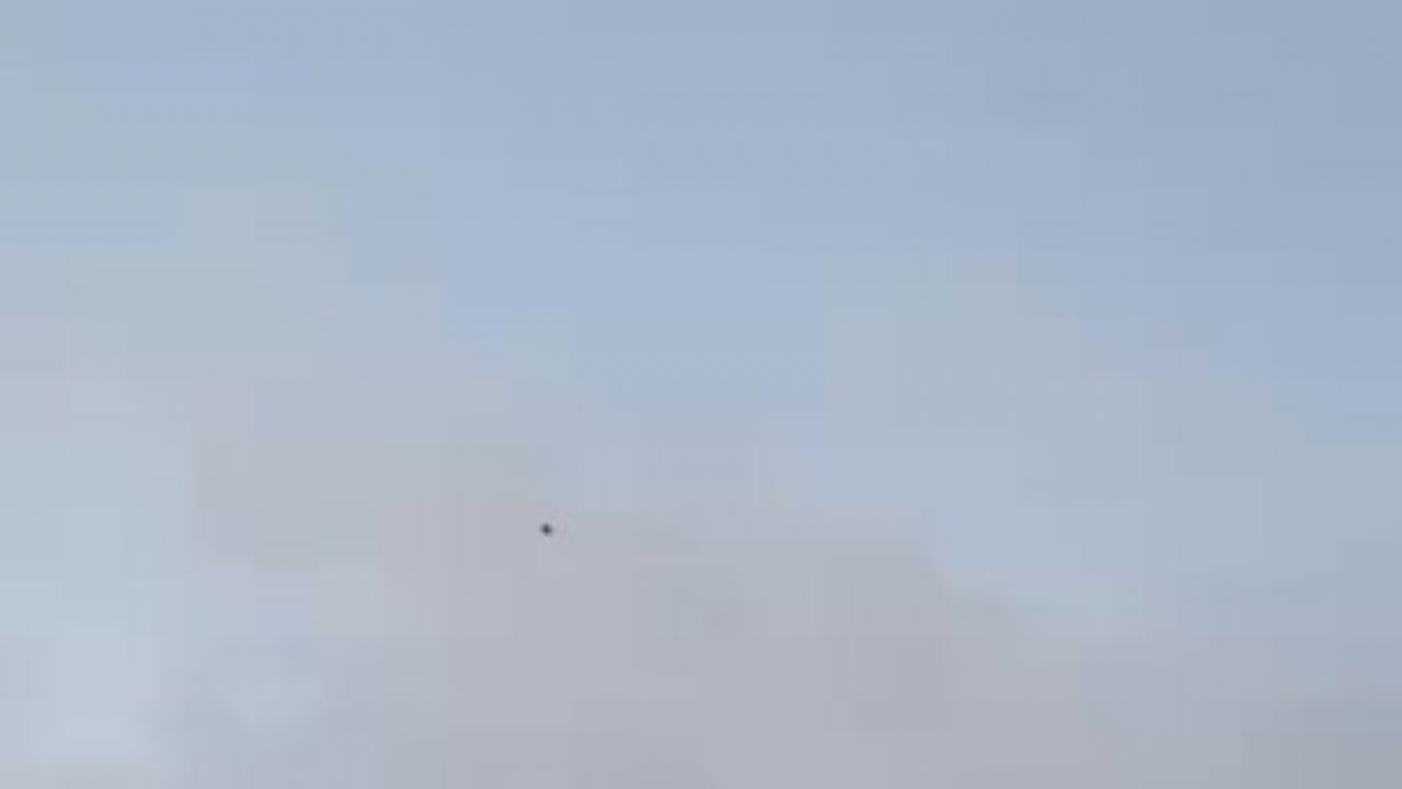 İran füzesinin İsrail-Beerşeba'da binayı vurma anı