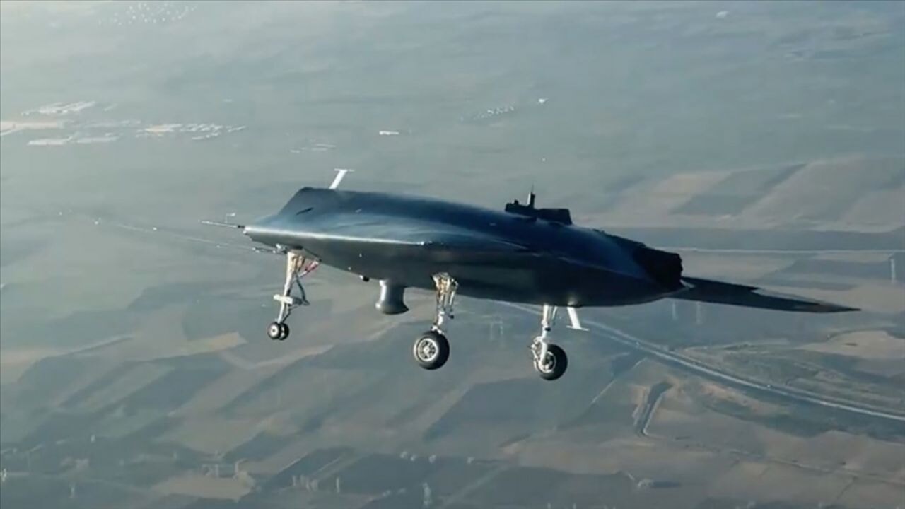 ANKA-3 boş araziye acil iniş yaptı