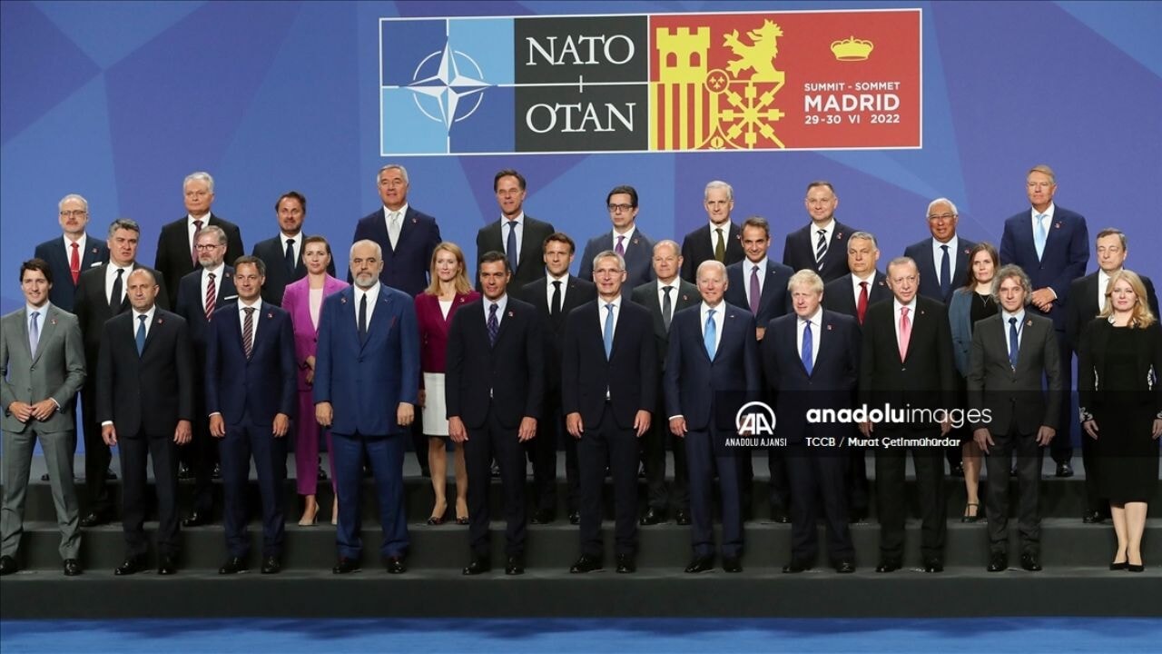 NATO Devlet ve Hükümet Başkanları Toplantısı