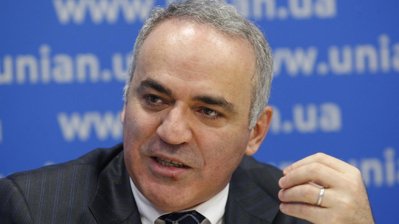 Rus satranç efsanesi Güney Sudan'da darbe planıyla bağlantılı çıktı