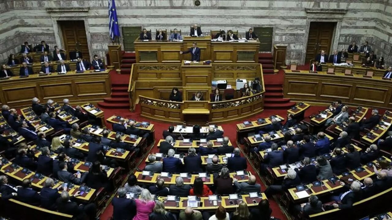 Yunanistan hükümetinde yolsuzluk depremi! Bakanlar peş peşe istifa etti