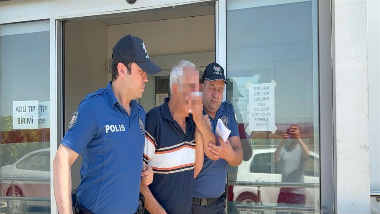 Etek altı fotoğraf çektiği iddia edilen emekli hakime gözaltı