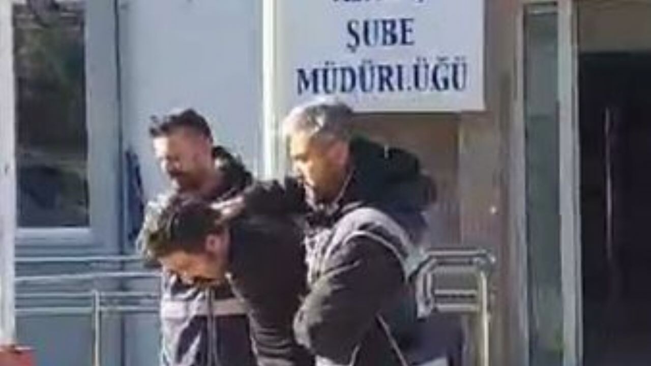 İzmir'de kan donduran cinayet: Çocuk gözleriyle gördü!