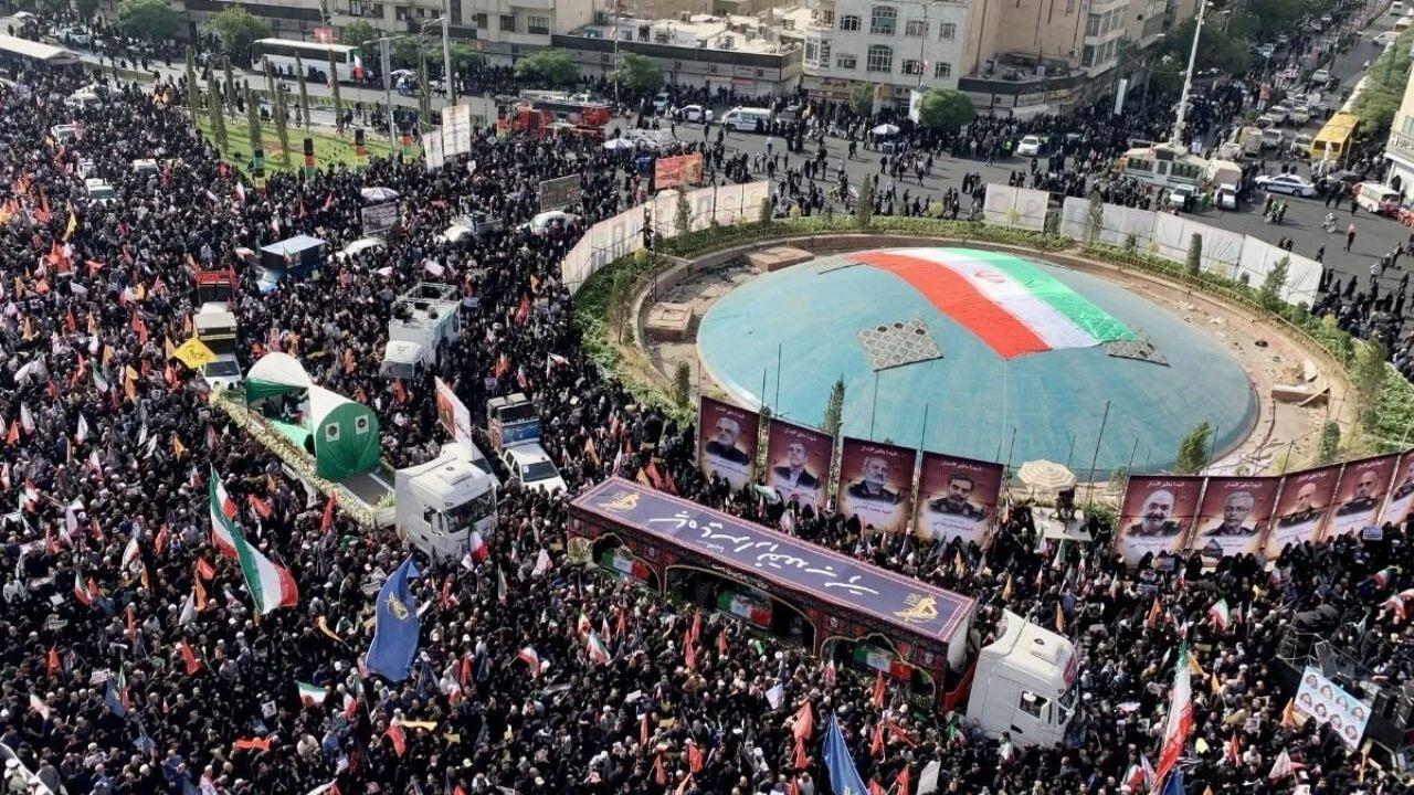 İsrail'in İran saldırısında öldürülen üst düzey askeri yetkililer için cenaze töreni düzenlendi