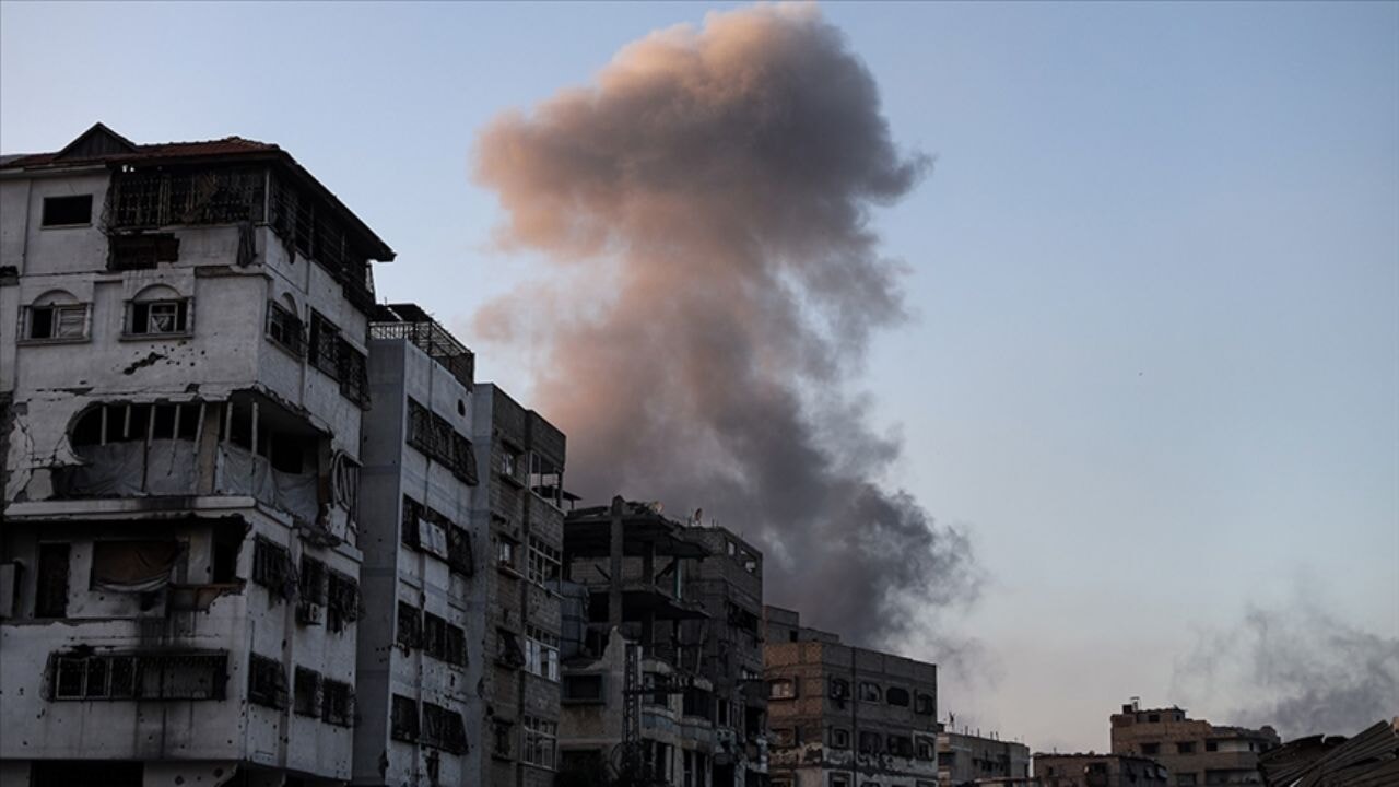 Gazze hükümeti: İsrail 19 evi sakinlerinin başlarına yıktı