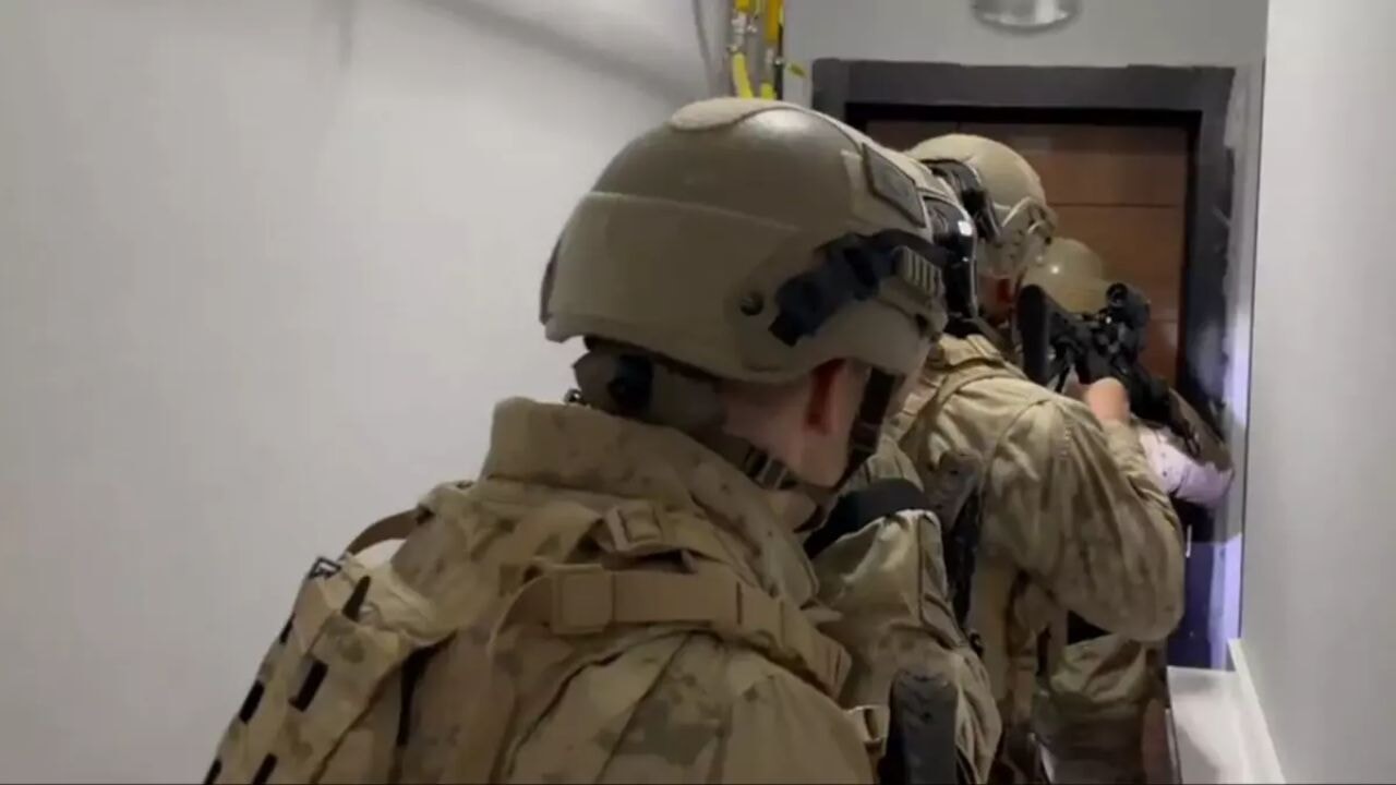 FETÖ operasyonu: Adana'dan Yozgat'a 30 ilde şafak baskını