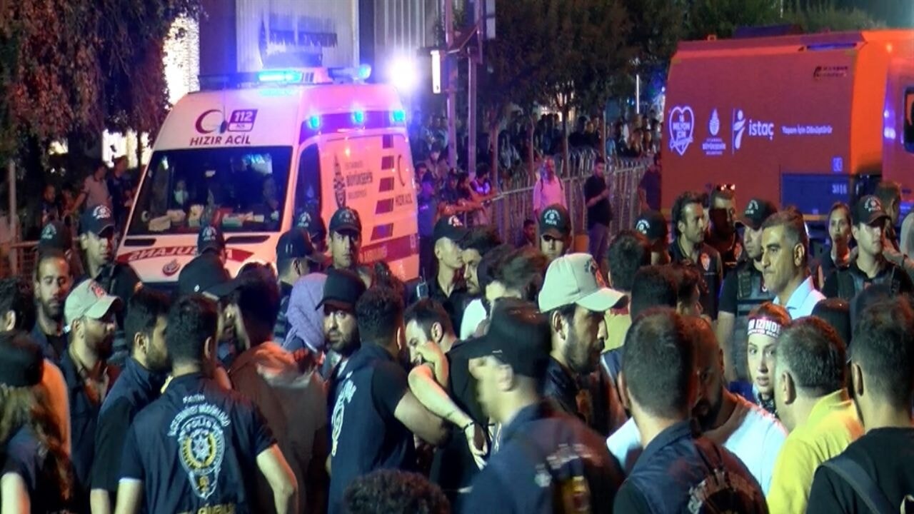 Saraçhane'de polise yabancı madde atan göstericilere gözaltı