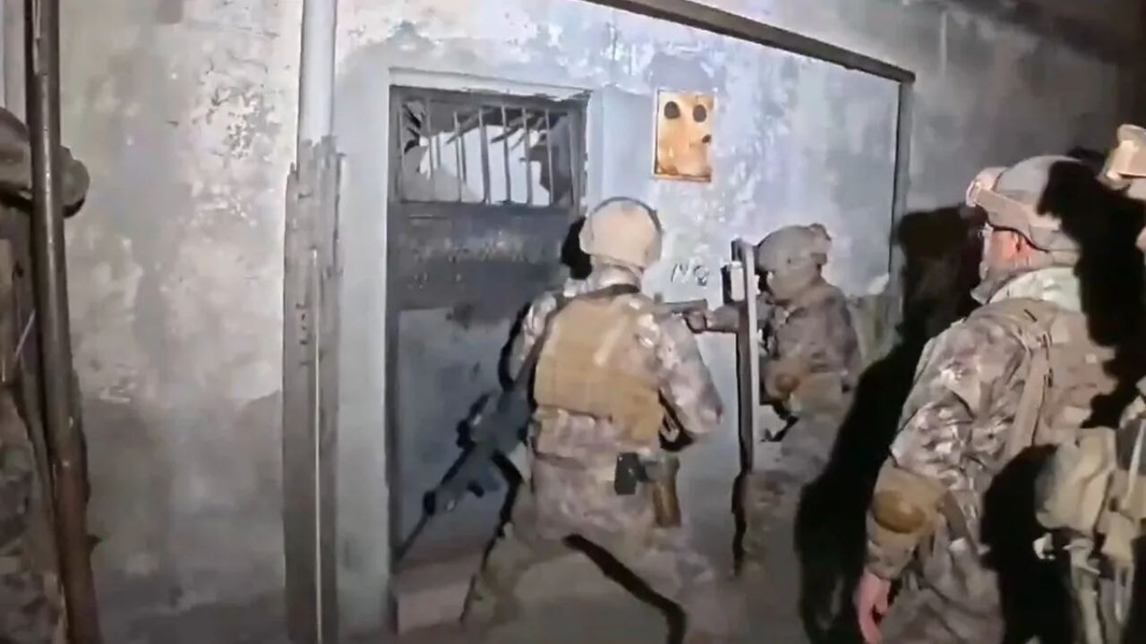 Adana merkezli 7 ildeki operasyonlarda 825 kilogram eroin ele geçirildi