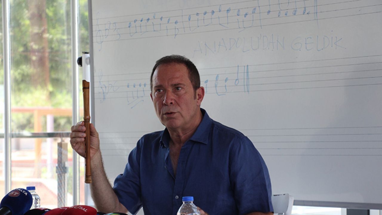 Sanatçı Sümer Ezgü uyardı: 'Müzik yozlaşırsa toplum da çürür ve çöker'