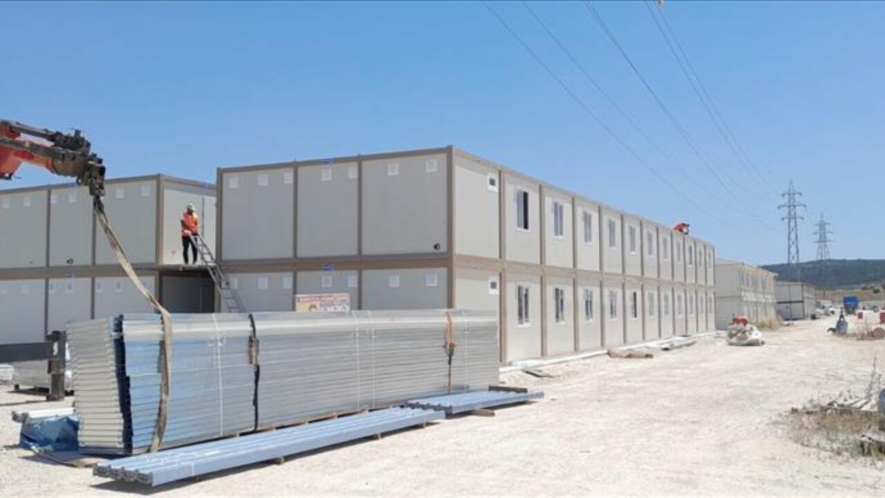 Karmod Balıkesir'de fabrika işçilerine konteyner yatakhane kuruyor