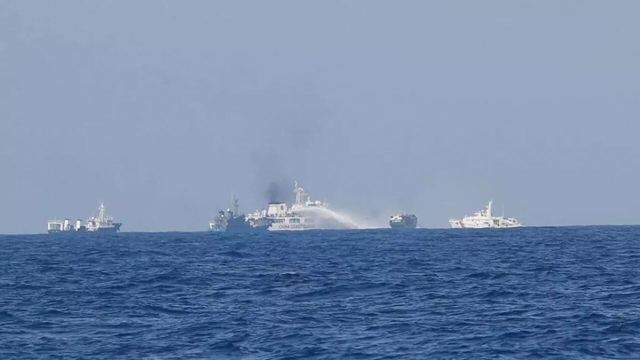 Silahlı Çin gemileri Japon sularına girdi: Doğu Asya'da kriz kapıda