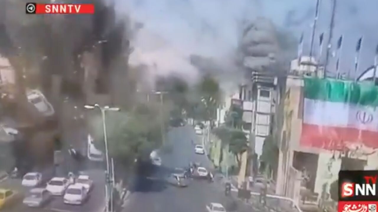 İran, İsrail saldırısında havaya uçan araçların görüntülerini paylaştı