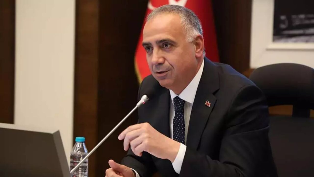 Vekalet eden başkana şoförüyle birlikte gözaltı kararı çıktı