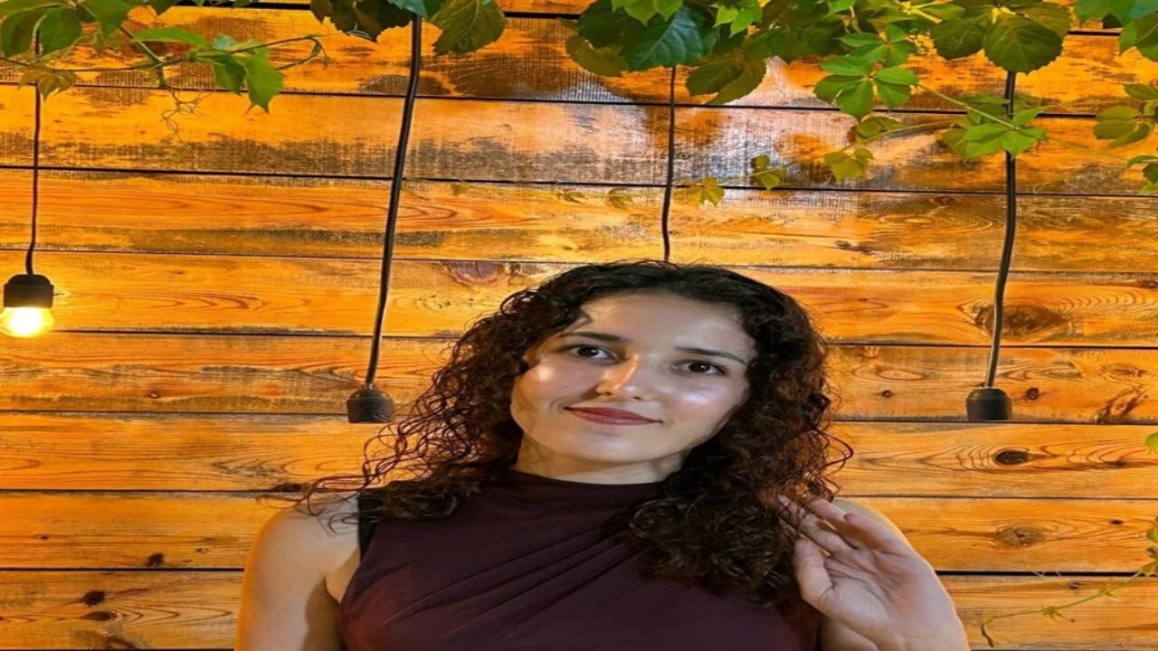 Kız kardeşini bıçakla öldürüp başını kesmeye çalıştı