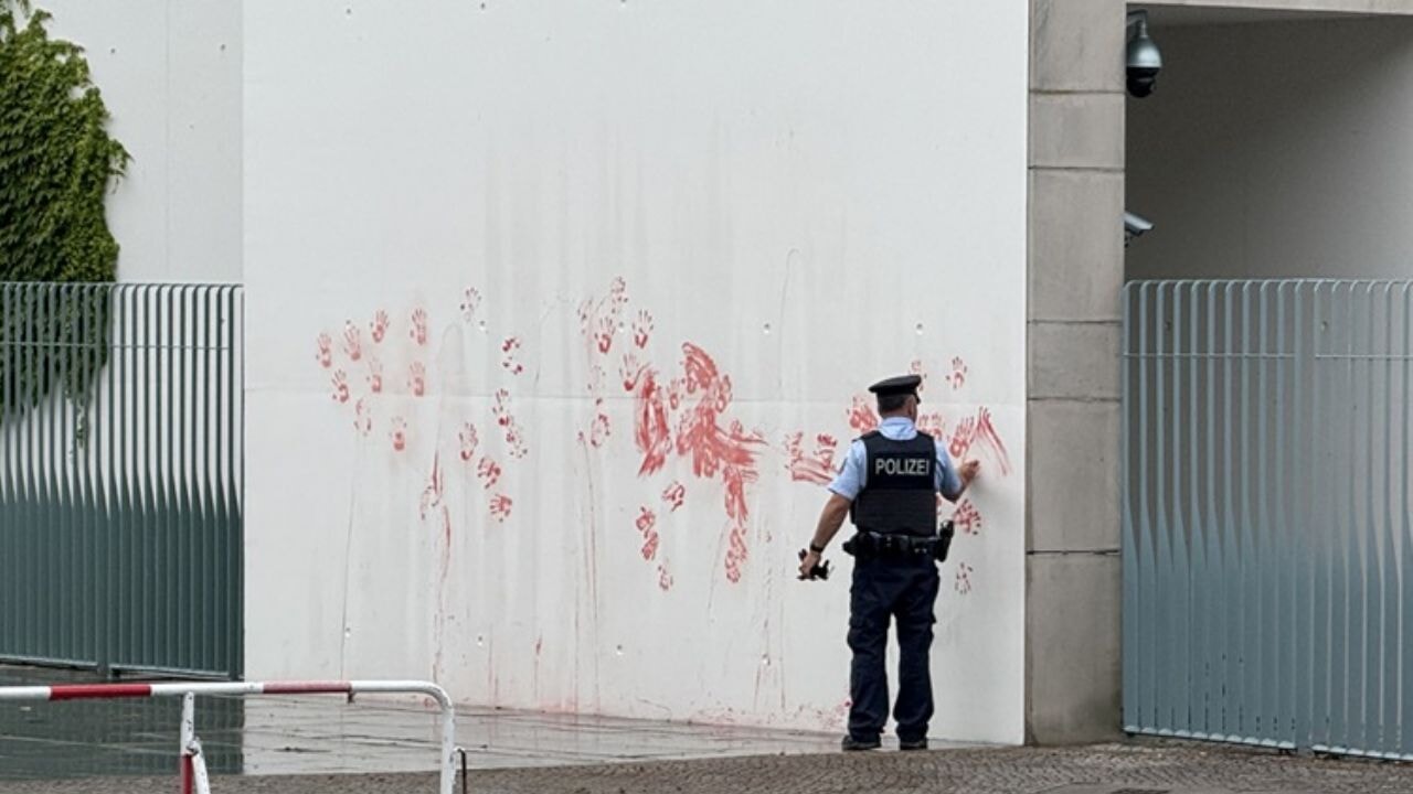 Almanya'da Başbakanlık binasına 'Filistin' damgası