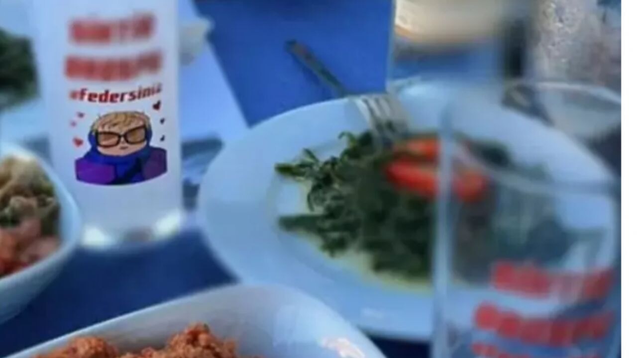 İstanbul'da restoranda hakaretli bardak skandalı patladı