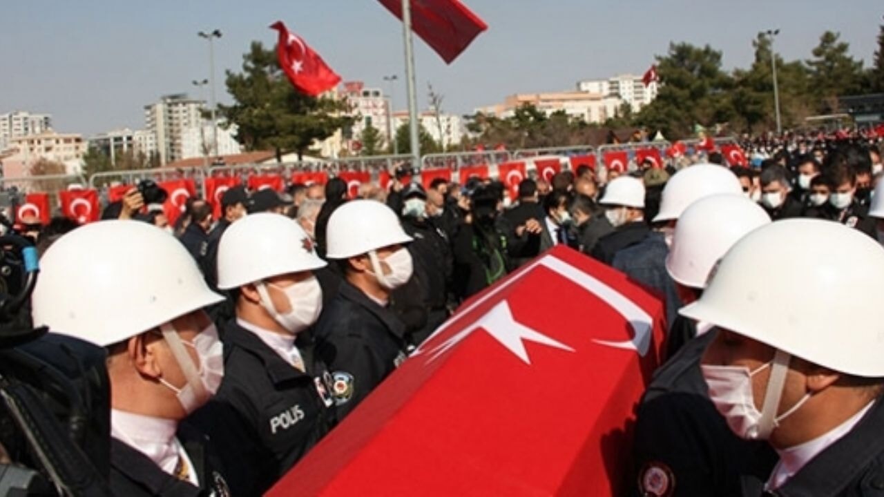 Şehitlerimizi uğurluyoruz