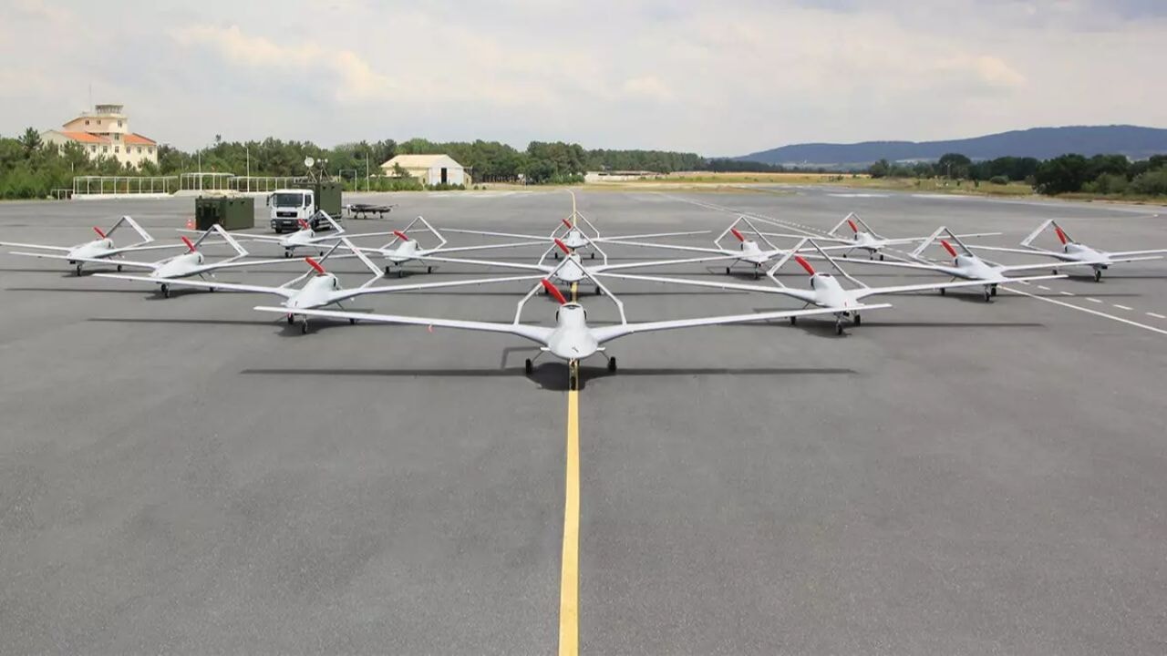 Türk savunma sanayisinin gururu Bayraktar TB2'ye uluslararası övgü