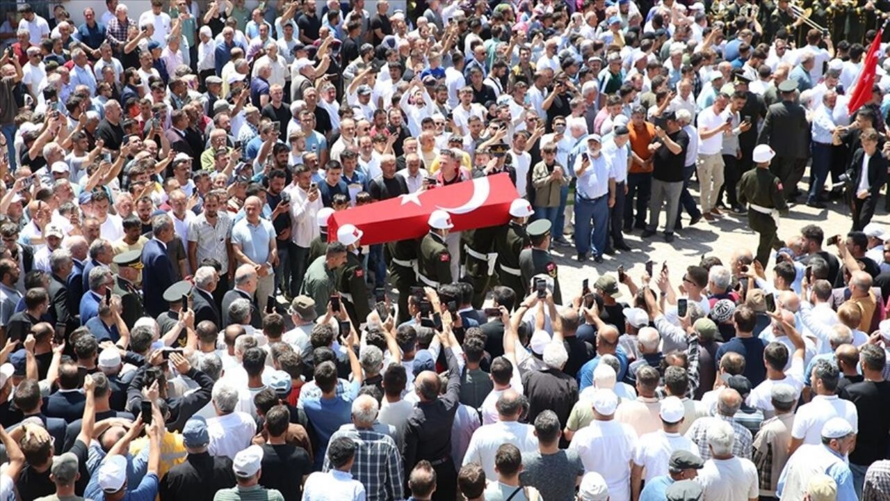 Şehitlerimizi uğurluyoruz...