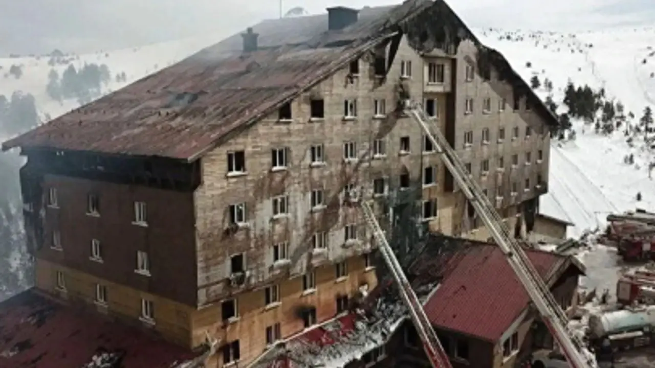 Bolu'da 78 kişinin öldüğü yangın davasında itfaiye raporu krizi